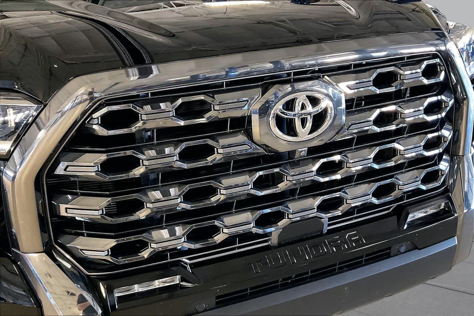 Used 2025 Toyota Tundra Platinum AWD/4WD image 30