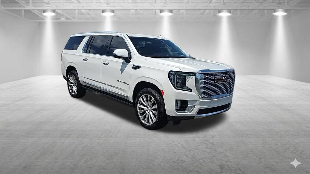 Used 2021 GMC Yukon XL Denali w/ Denali Premium Package AWD/4WD image 12