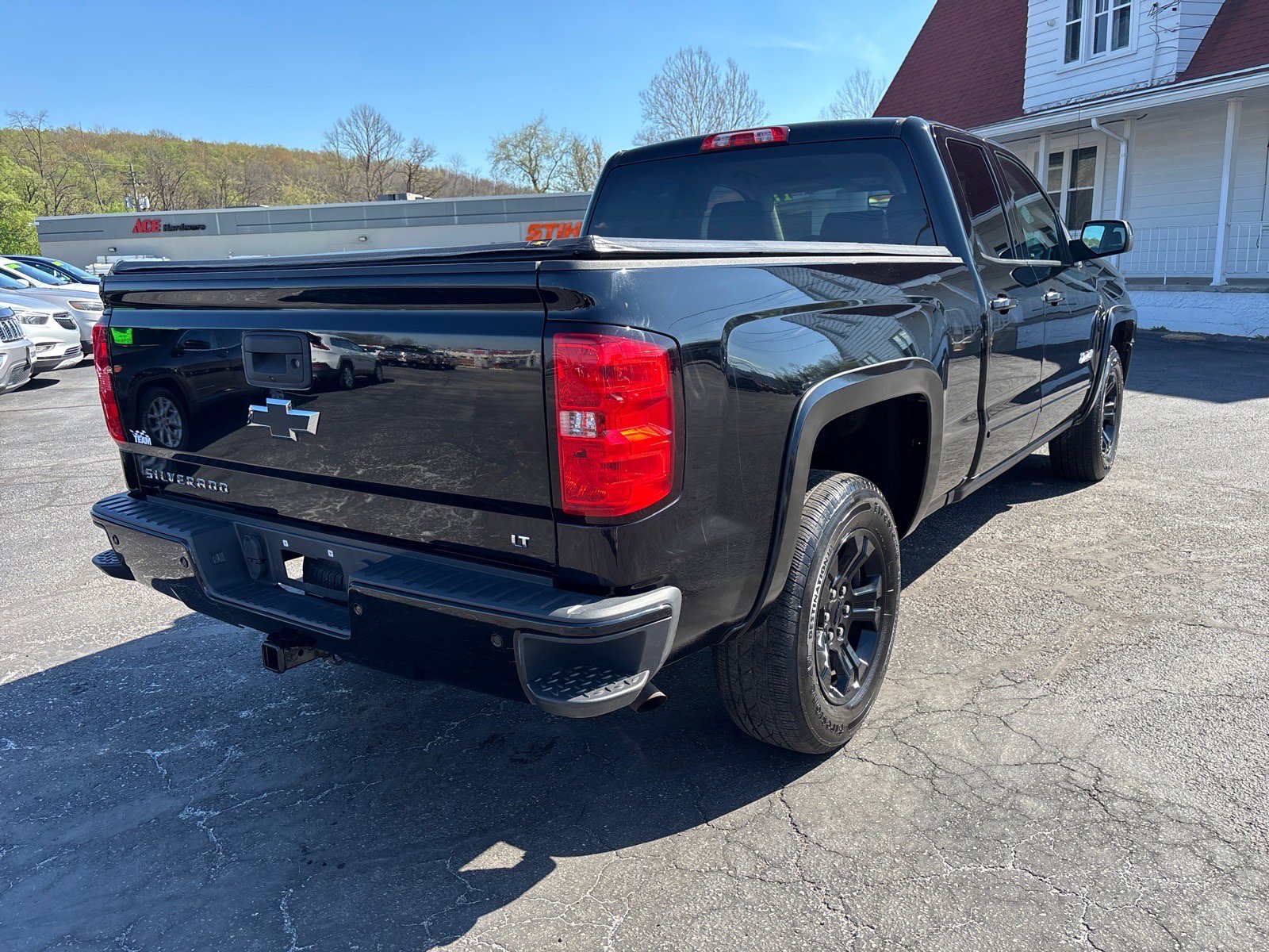 Used 2017 Chevrolet Silverado 1500 LT w/ Midnight Edition image 7
