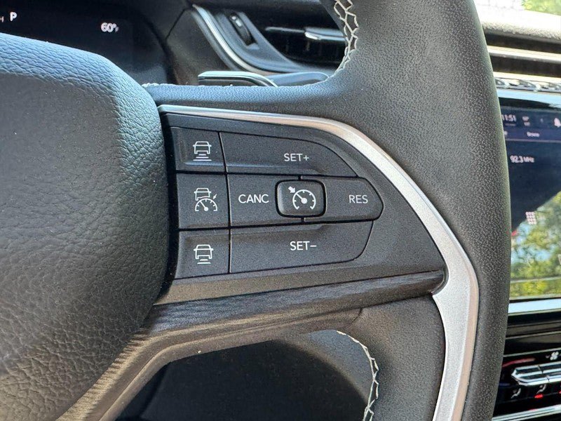 Used 2024 Jeep Grand Cherokee Laredo X AWD/4WD image 22