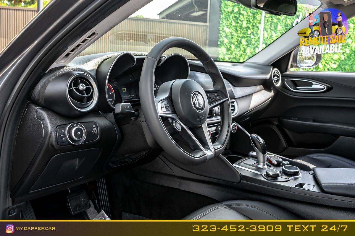 Used 2017 Alfa Romeo Giulia RWD image 9