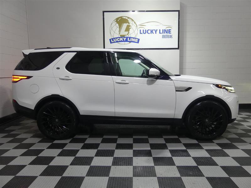Used 2017 Land Rover Discovery HSE image 6
