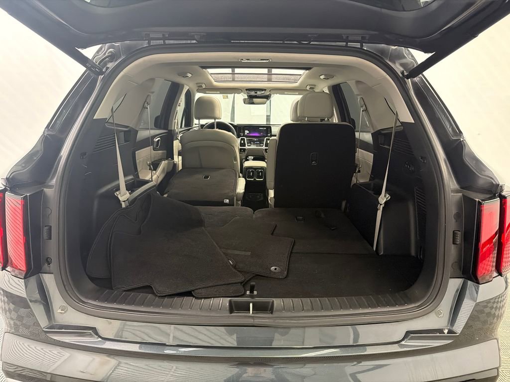 Used 2023 Kia Sorento SX AWD/4WD image 19