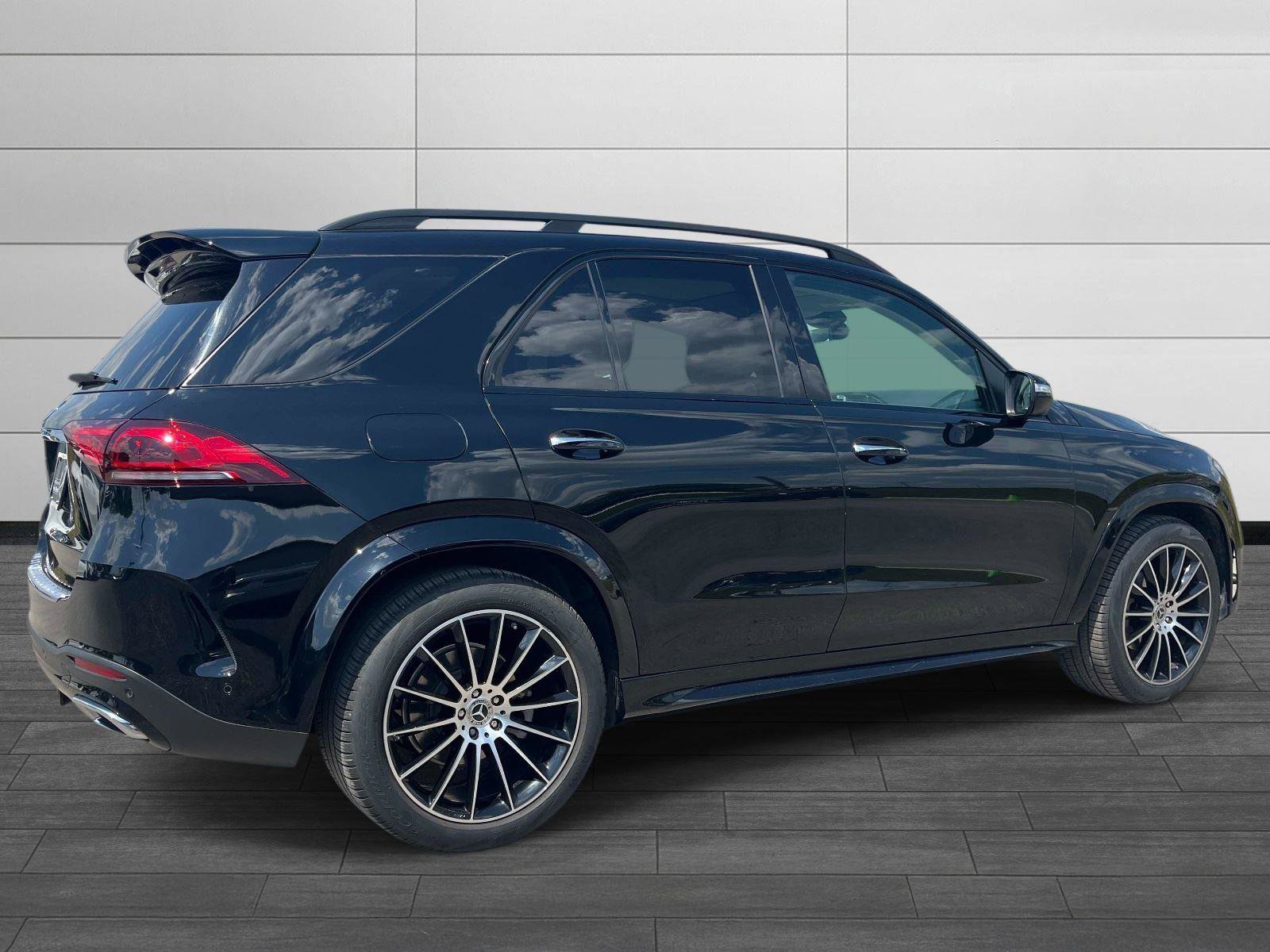 Used 2023 Mercedes-Benz GLE 350 image 3