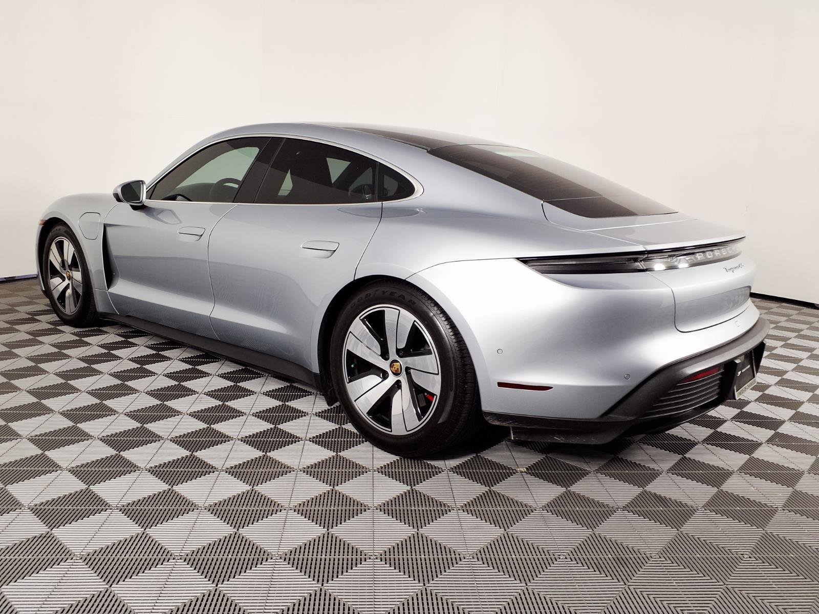 Used 2023 Porsche Taycan 4S image 6