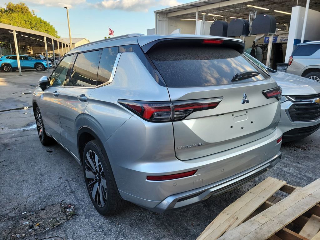 New 2025 Mitsubishi Outlander SEL image 4