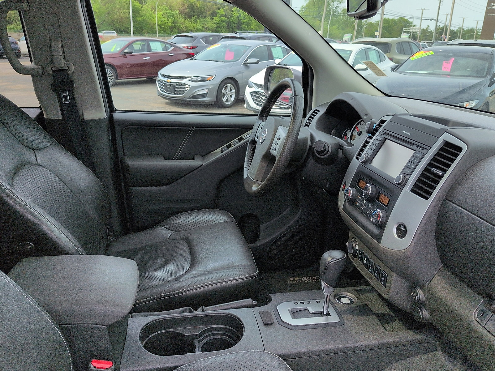 Used 2021 Nissan Frontier PRO-4X w/ Pro-4x Utility Package AWD/4WD image 7