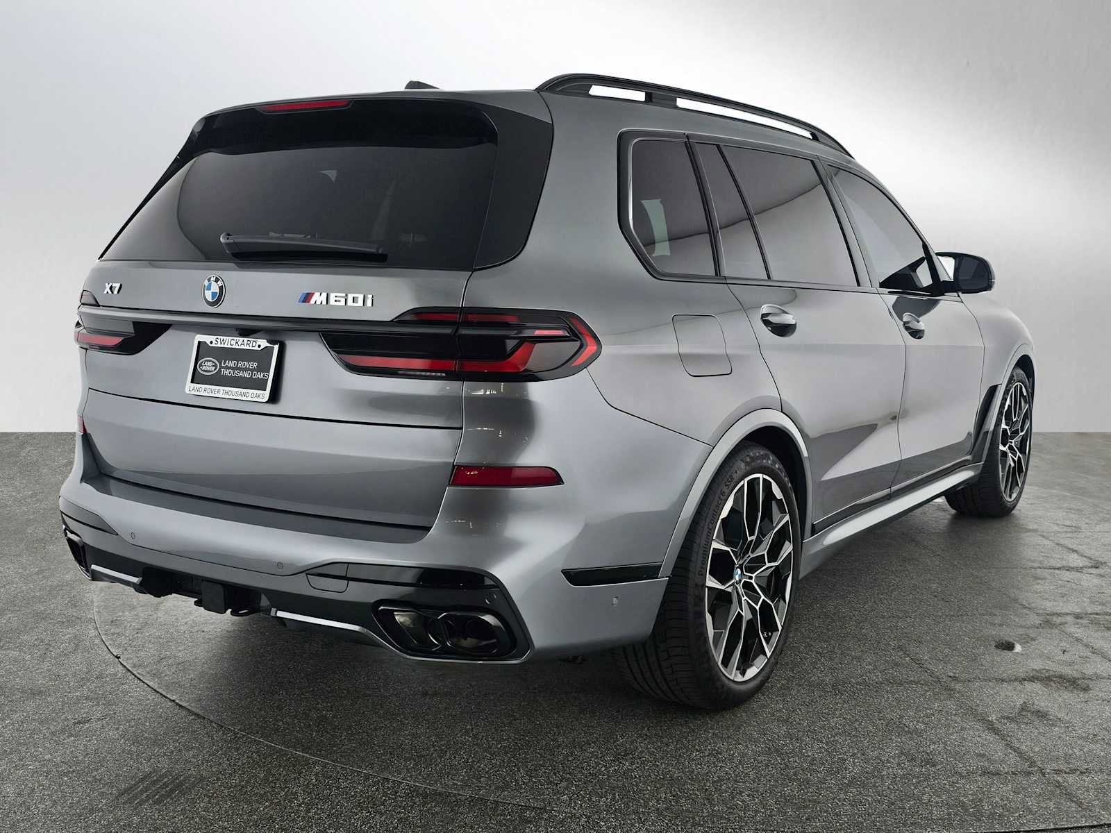 Used 2024 BMW X7 M60i w/ Executive Package image 36