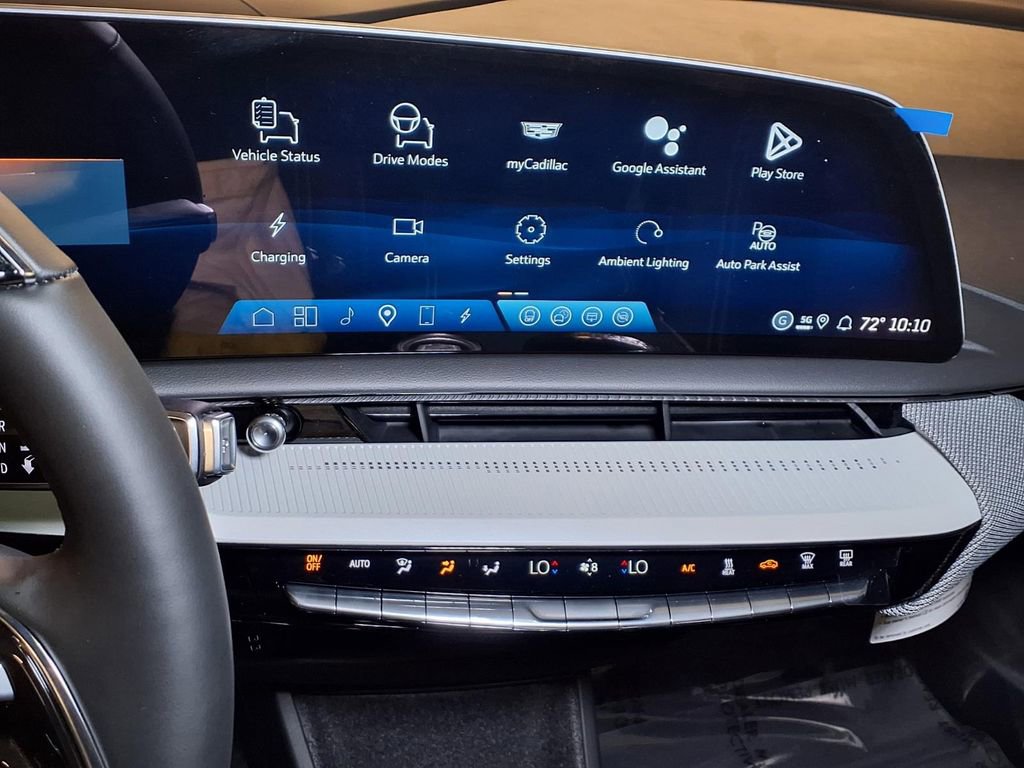 New 2026 Cadillac Optiq Luxury 1 RWD image 18