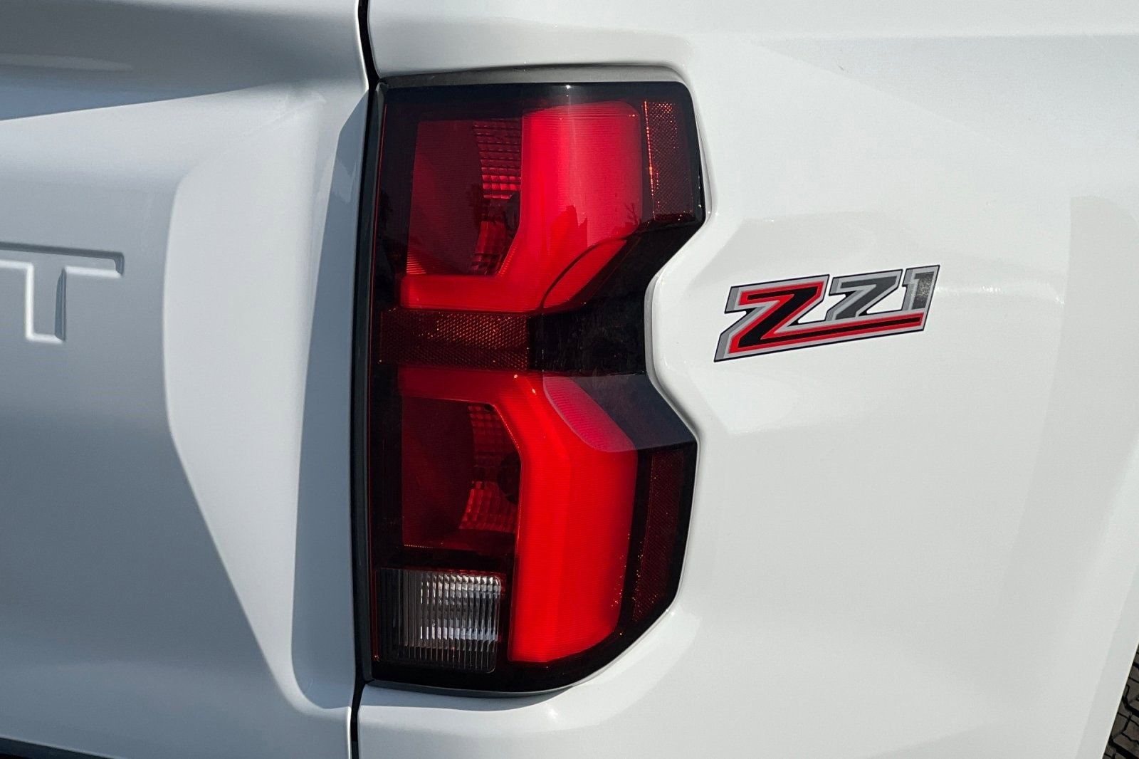 New 2025 Chevrolet Colorado Z71 w/ Midnight Edition image 32