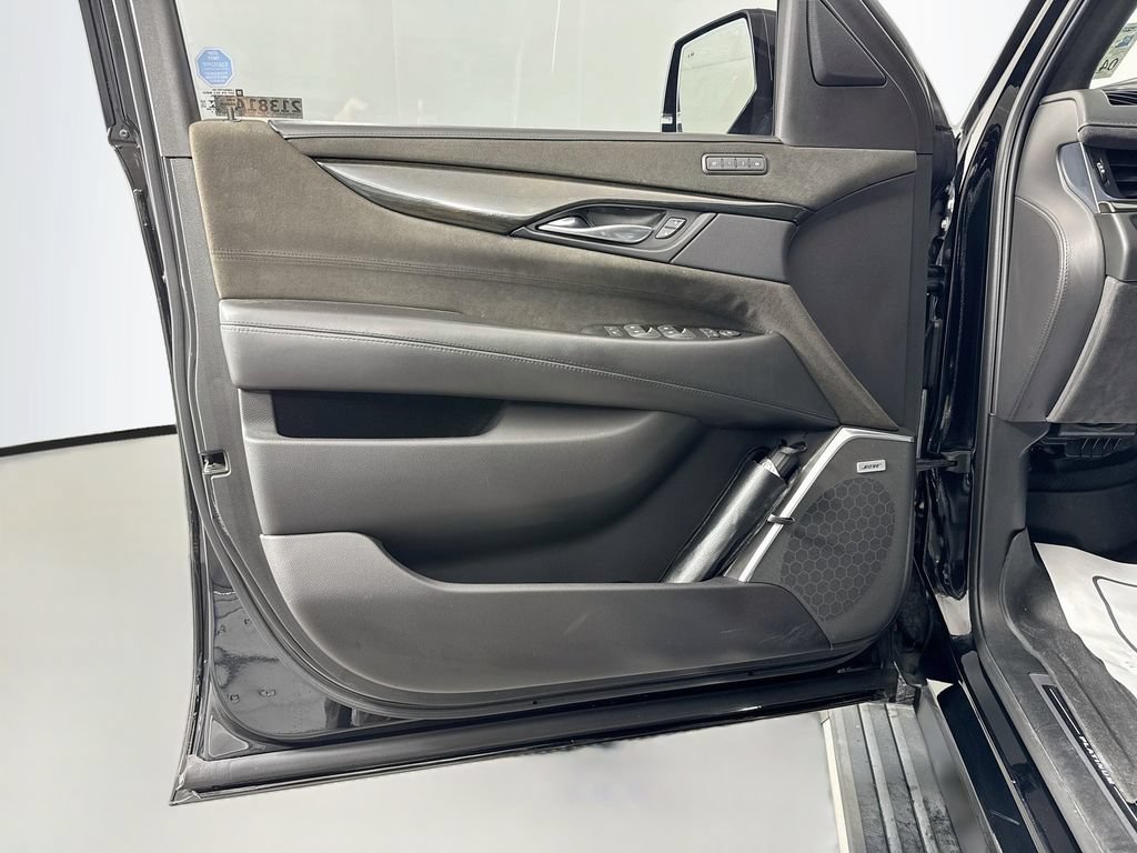 Used 2020 Cadillac Escalade ESV Platinum RWD image 23