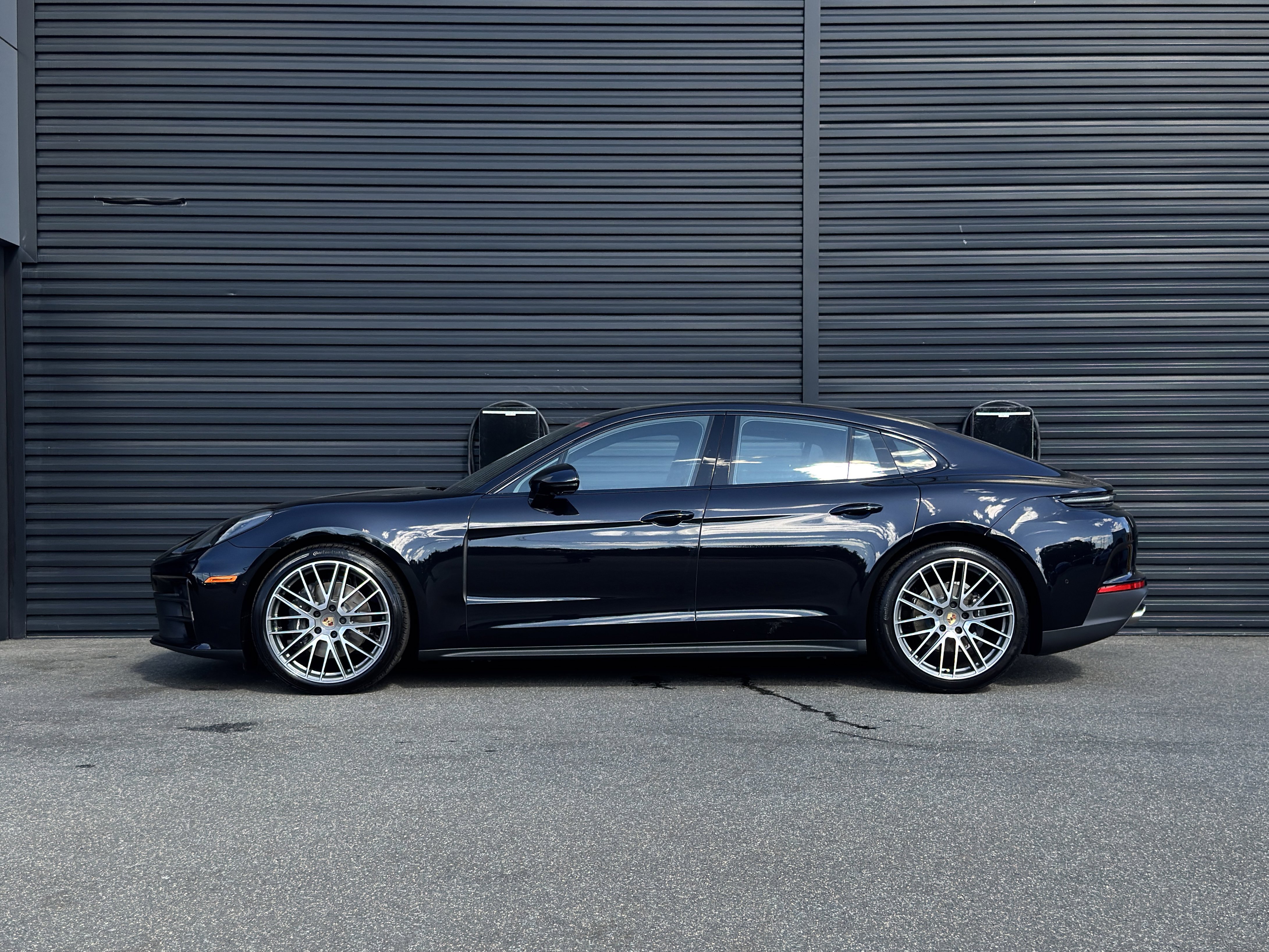 New 2025 Porsche Panamera 4 image 2