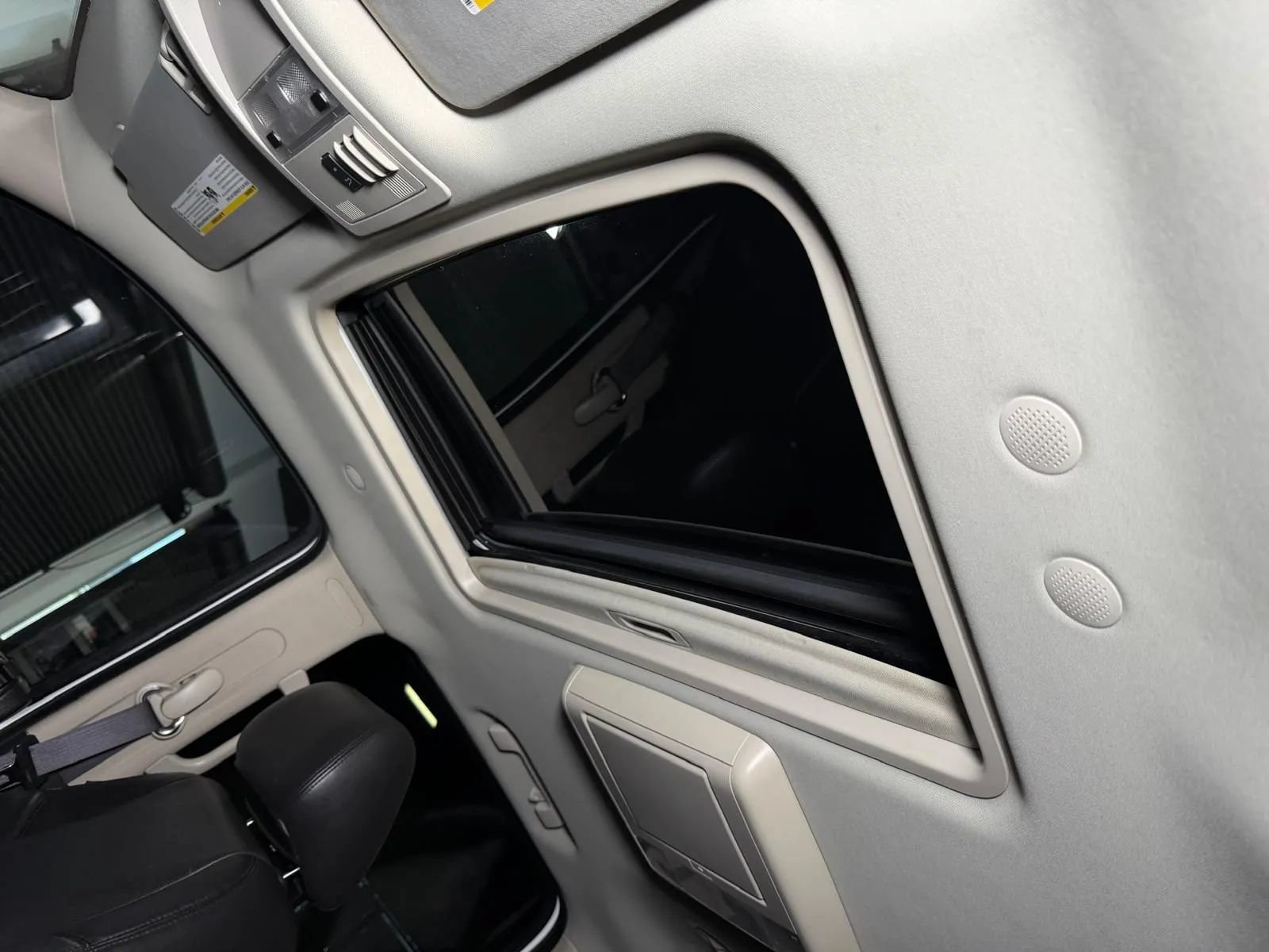 Used 2012 GMC Yukon XL Denali RWD image 34