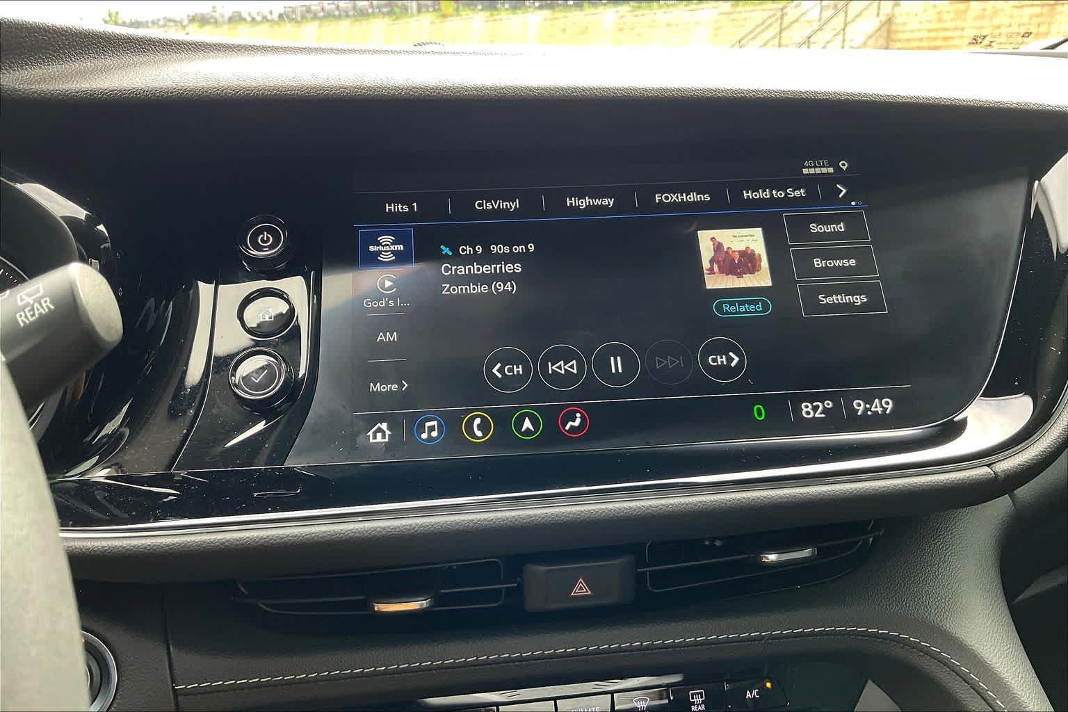 Used 2022 Buick Envision Avenir w/ Technology Package II FWD image 62