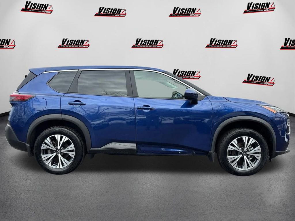 Used 2023 Nissan Rogue SV image 4
