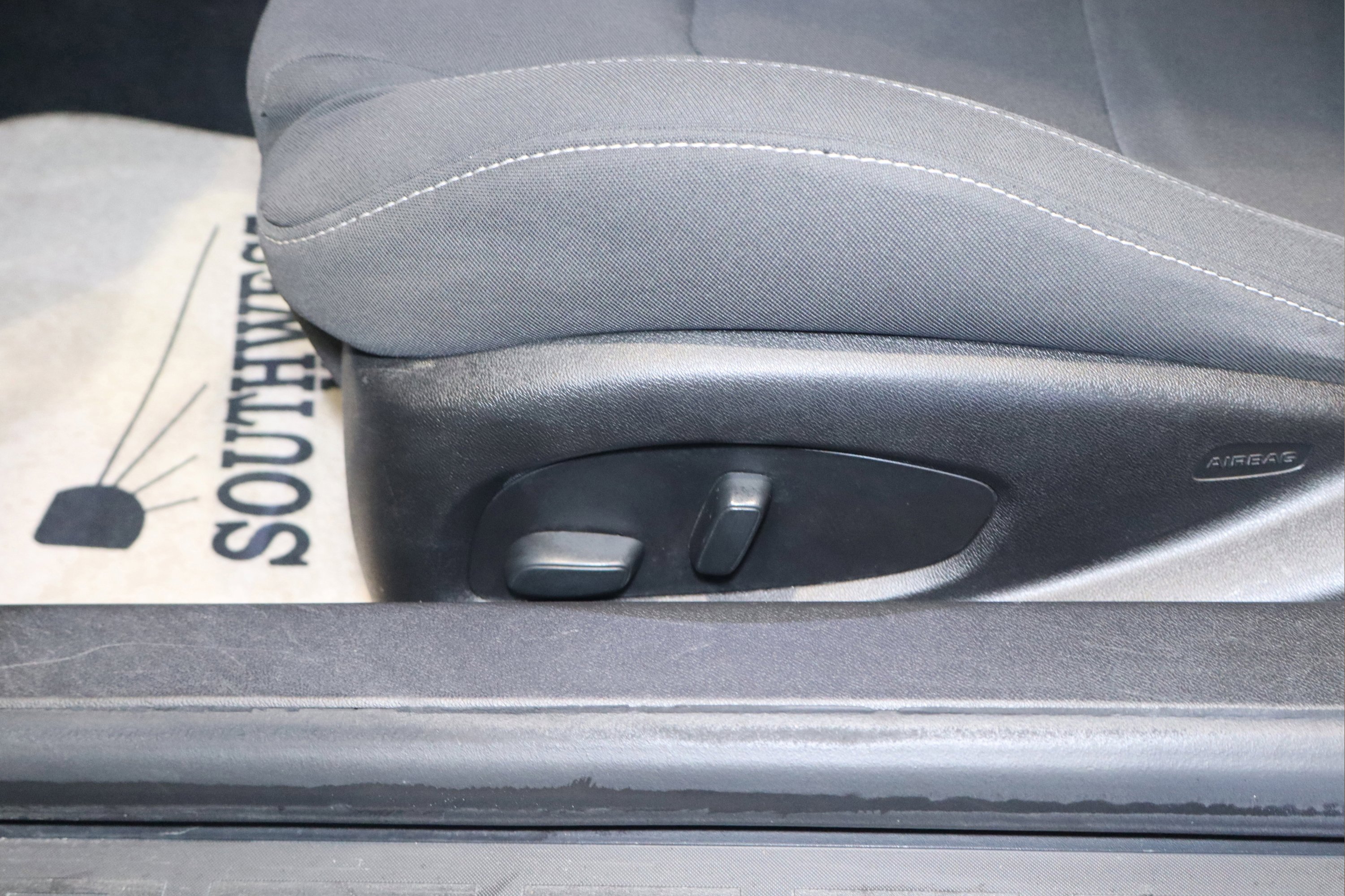 Used 2020 Chevrolet Camaro LT image 16