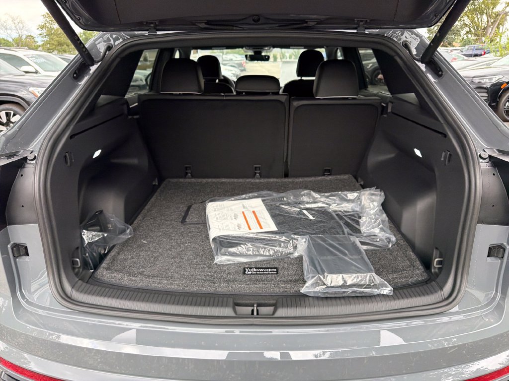 New 2026 Volkswagen Atlas Cross Sport SEL Premium R-Line AWD/4WD image 25