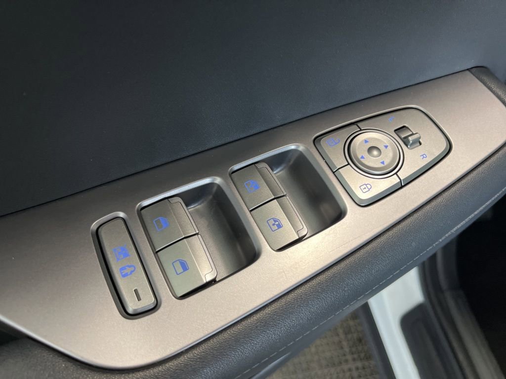 Used 2023 Hyundai Palisade SE w/ Cargo Package image 4