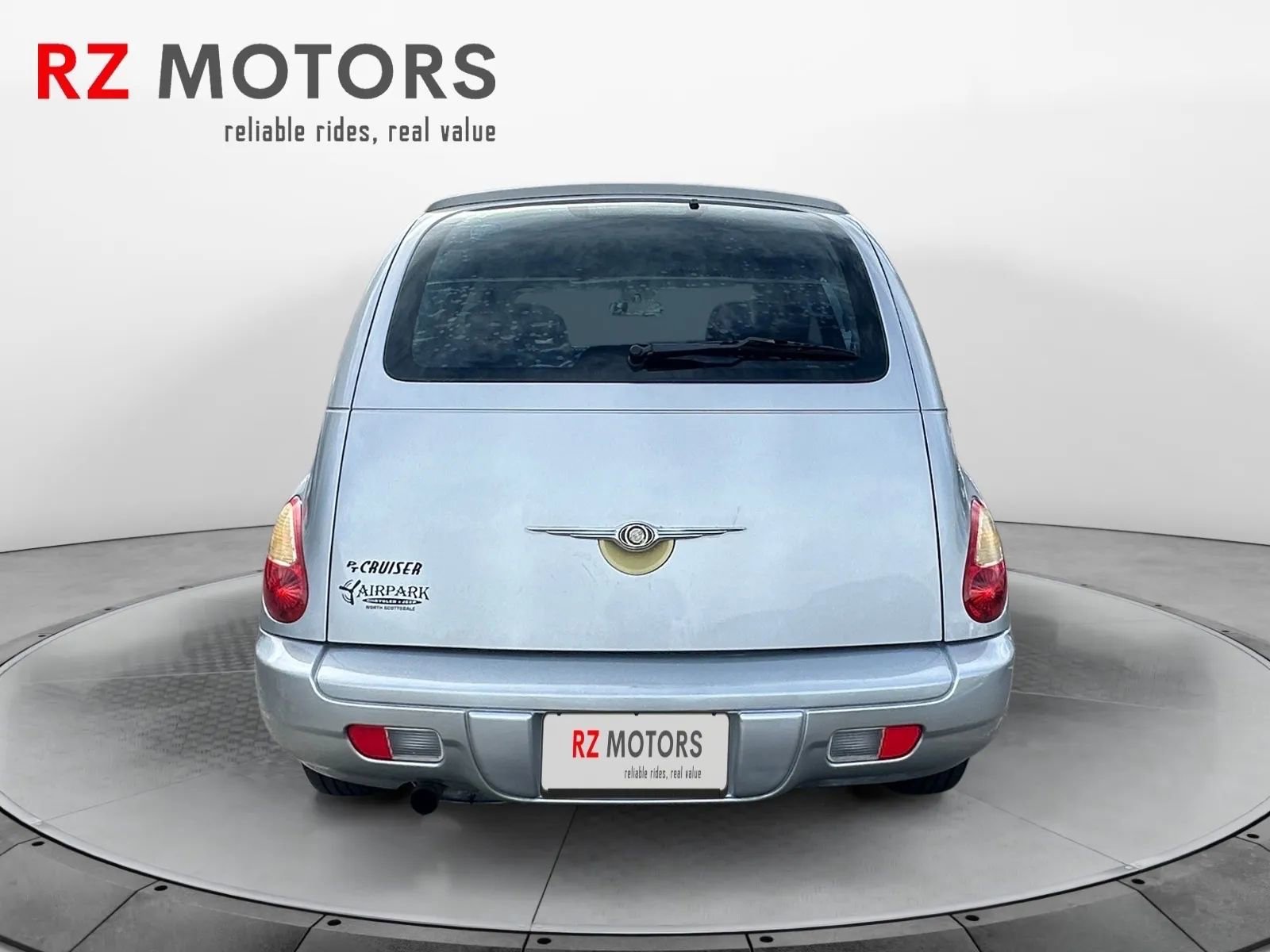Used 2009 Chrysler PT Cruiser FWD image 4