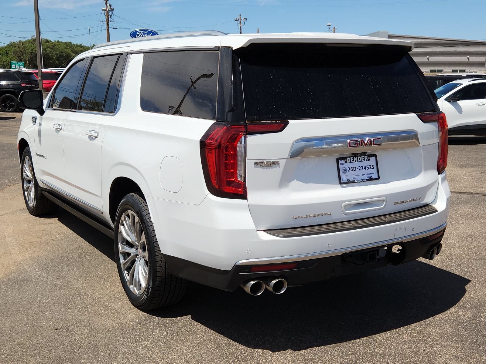 Used 2022 GMC Yukon XL Denali w/ Denali Ultimate Package AWD/4WD image 3