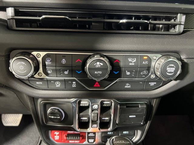 New 2026 Jeep Gladiator Rubicon w/ Steel Power Dome Hood Package AWD/4WD image 23