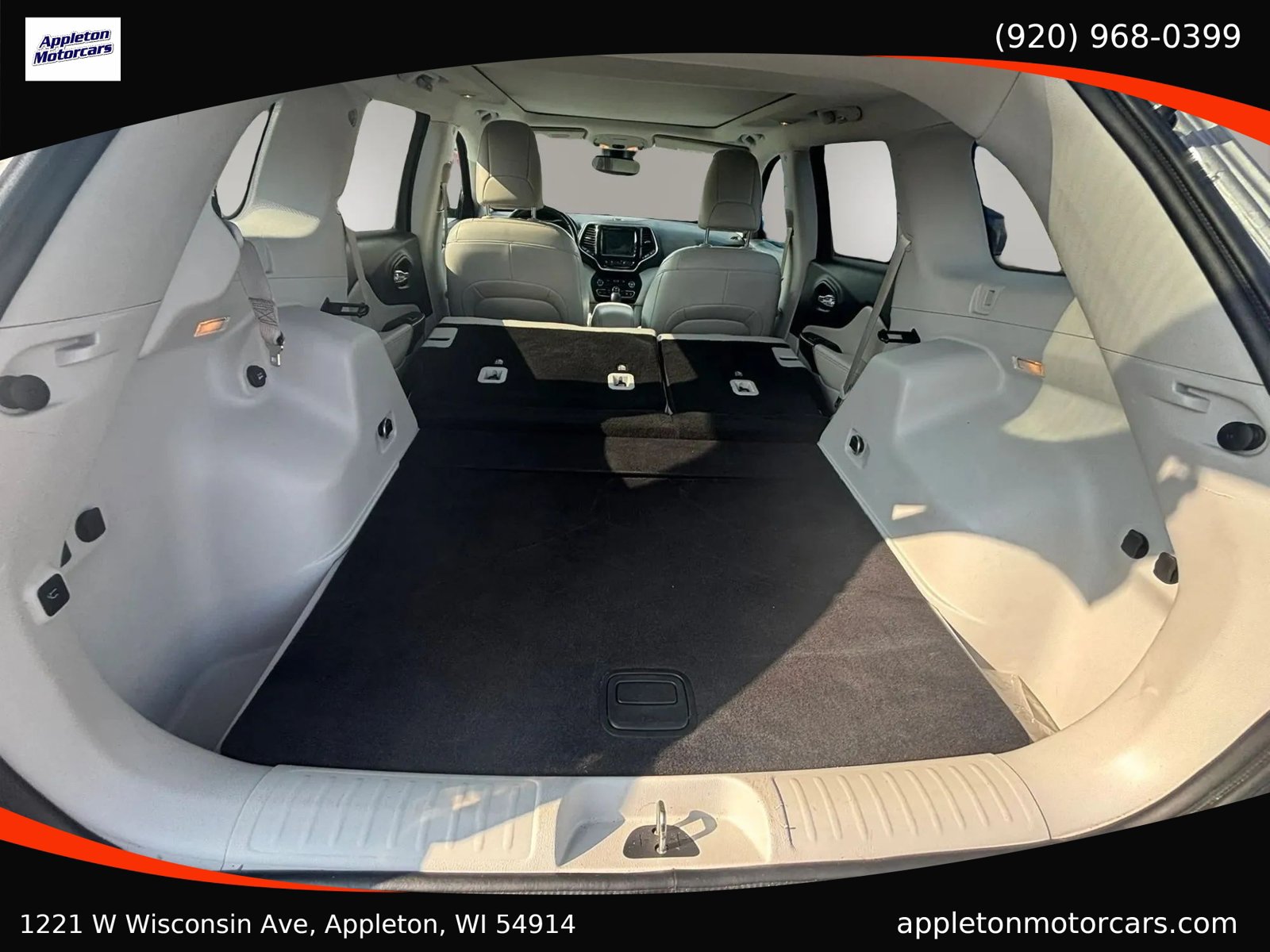 Used 2019 Jeep Cherokee Limited w/ Technology Group AWD/4WD image 36