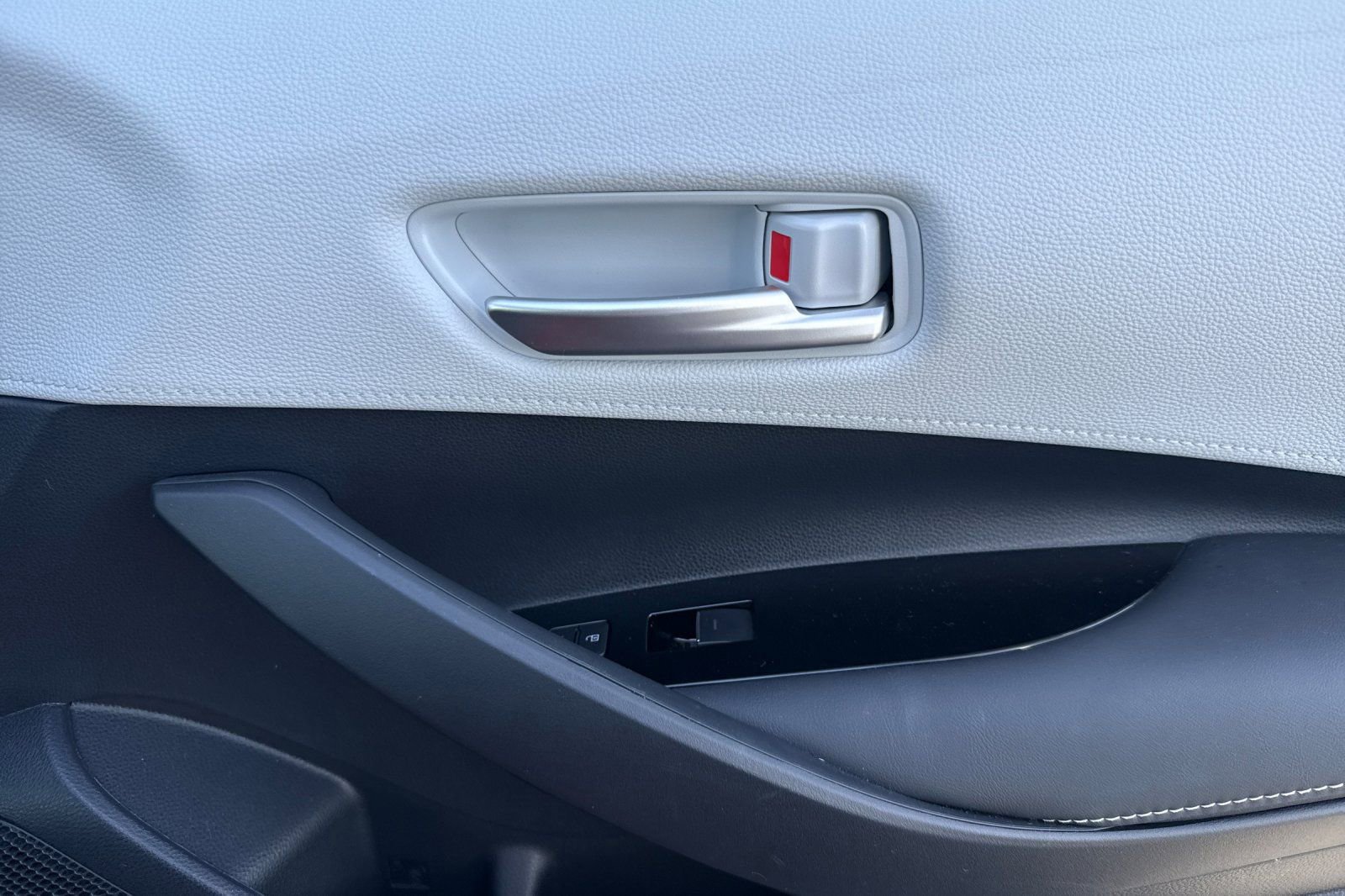 Used 2025 Toyota Corolla SE image 20