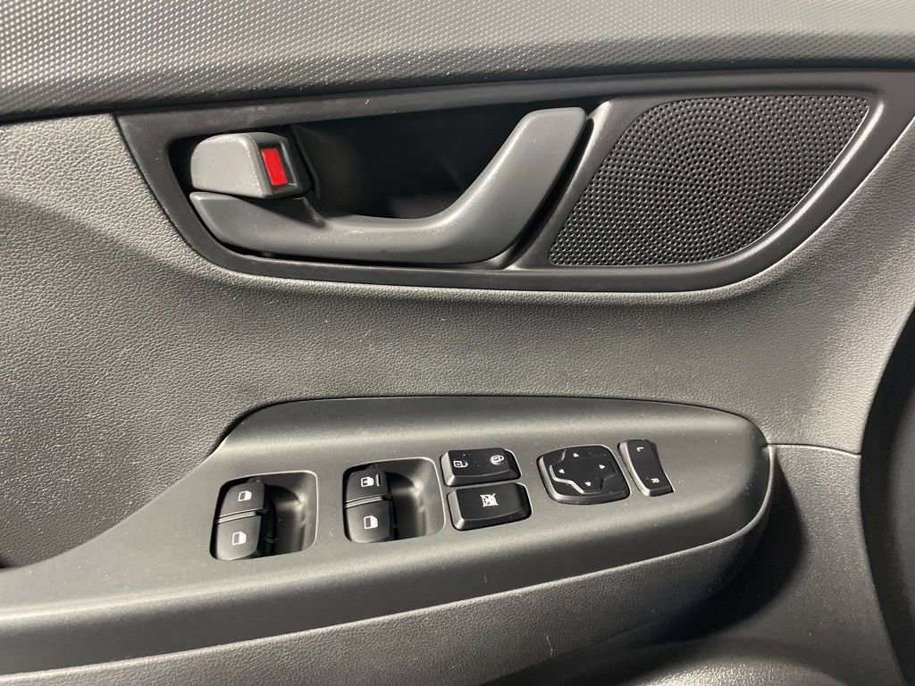 Used 2022 Hyundai Kona SE FWD image 9