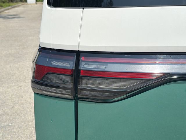 Used 2025 Volkswagen ID. Buzz Pro S Plus image 10