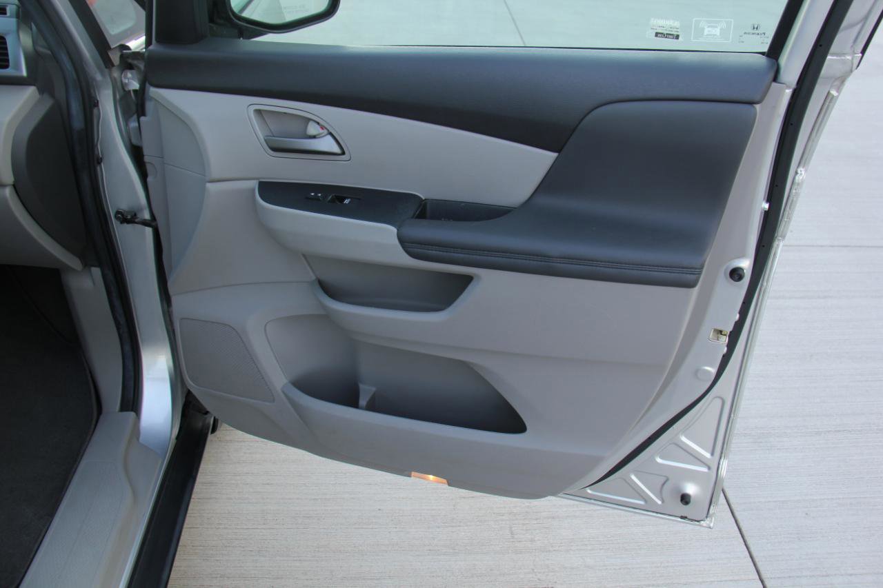 Used 2011 Honda Odyssey EX image 24