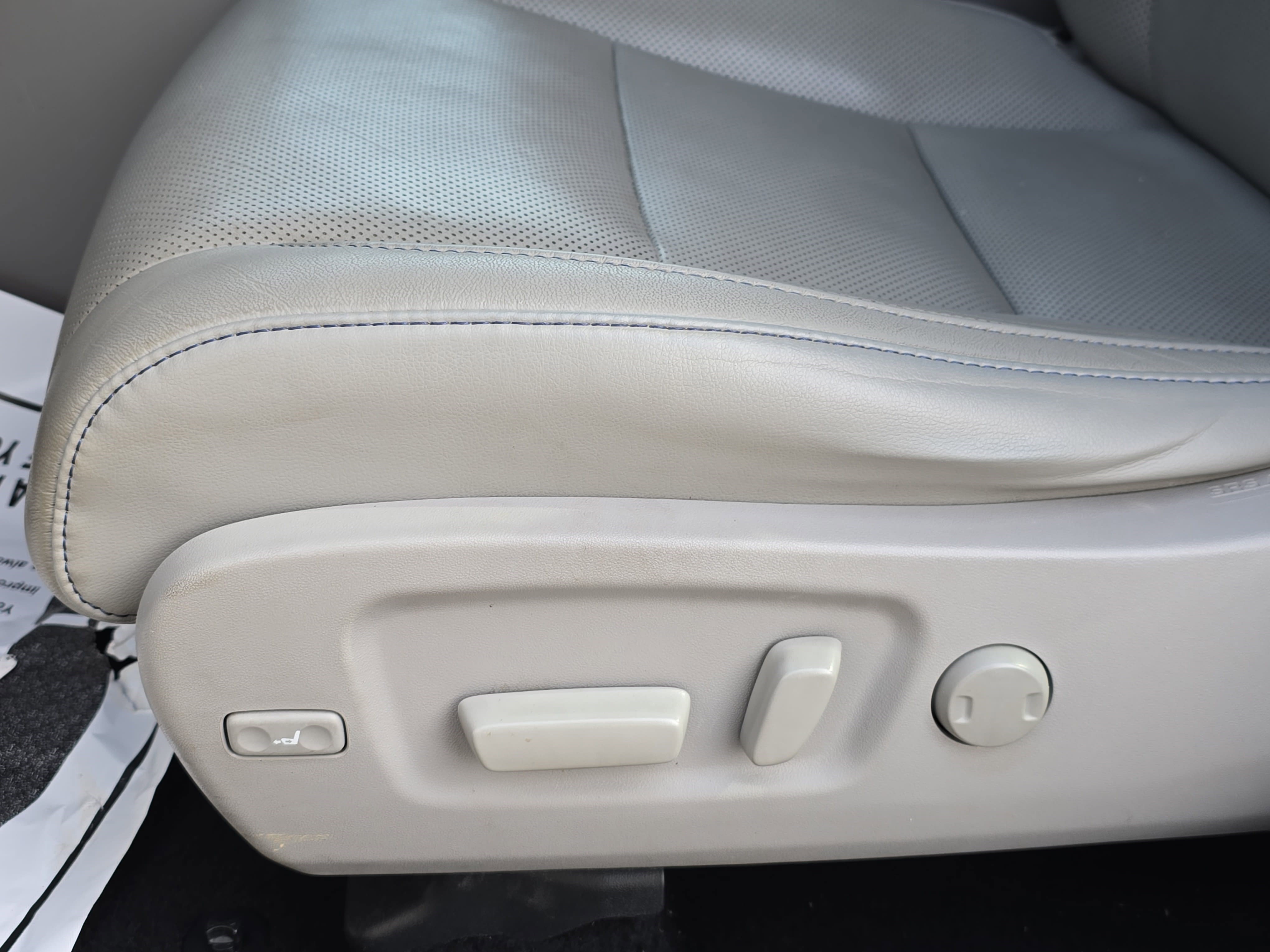 Used 2017 Toyota Highlander Limited image 30