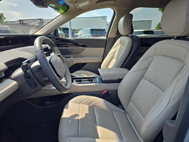 Certified 2024 Lincoln Nautilus Premier AWD/4WD image 5