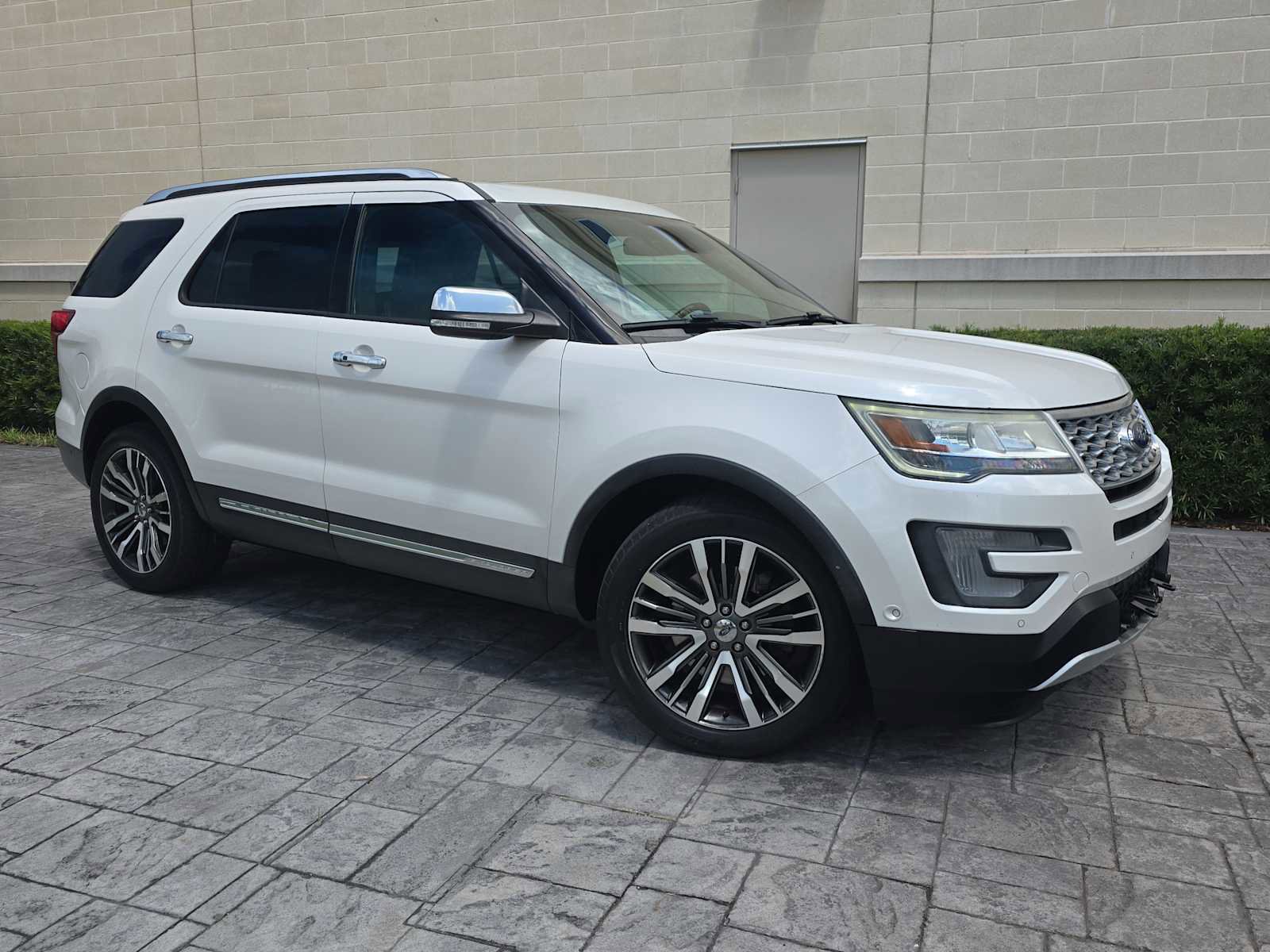 Used 2017 Ford Explorer Platinum AWD/4WD image 33
