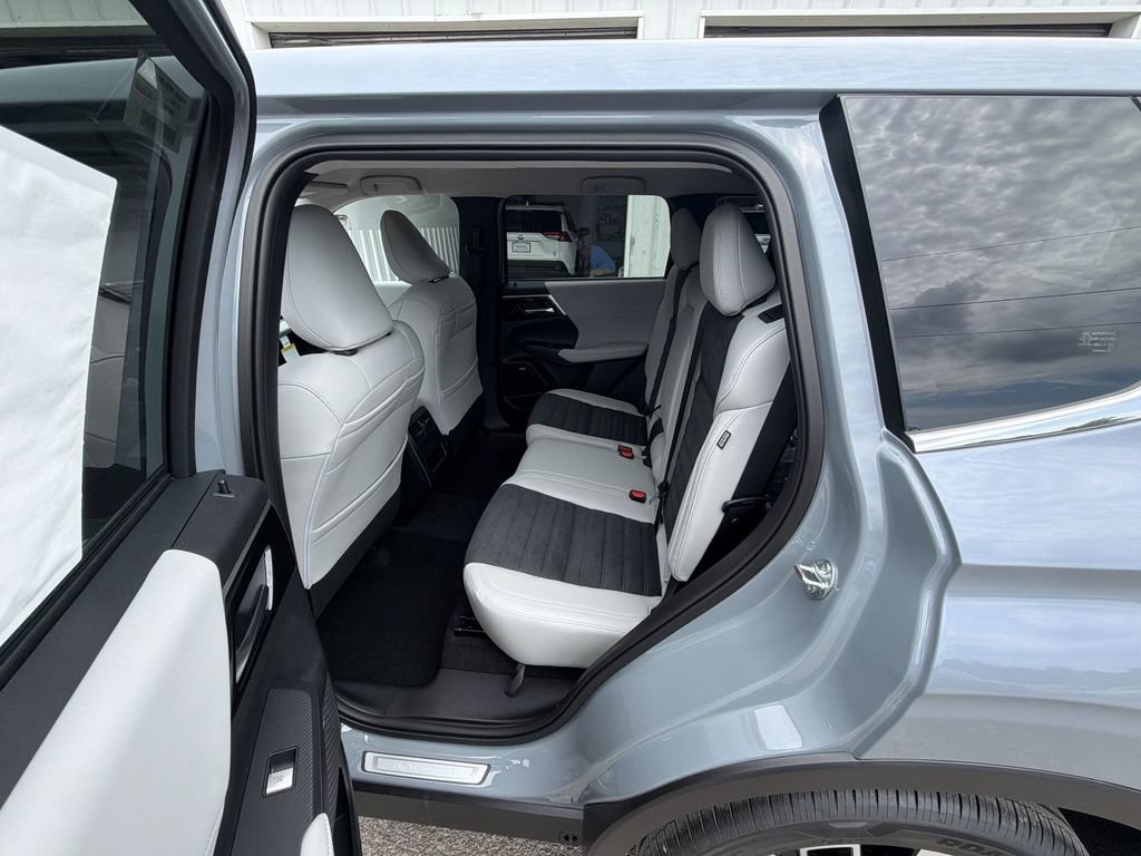 New 2026 Mitsubishi Outlander SE FWD image 22