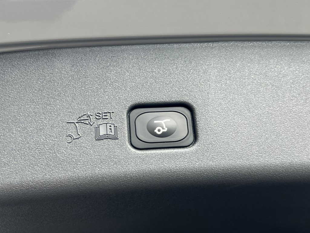 New 2026 Lincoln Nautilus Reserve w/ Jet Appearance Package AWD/4WD image 14