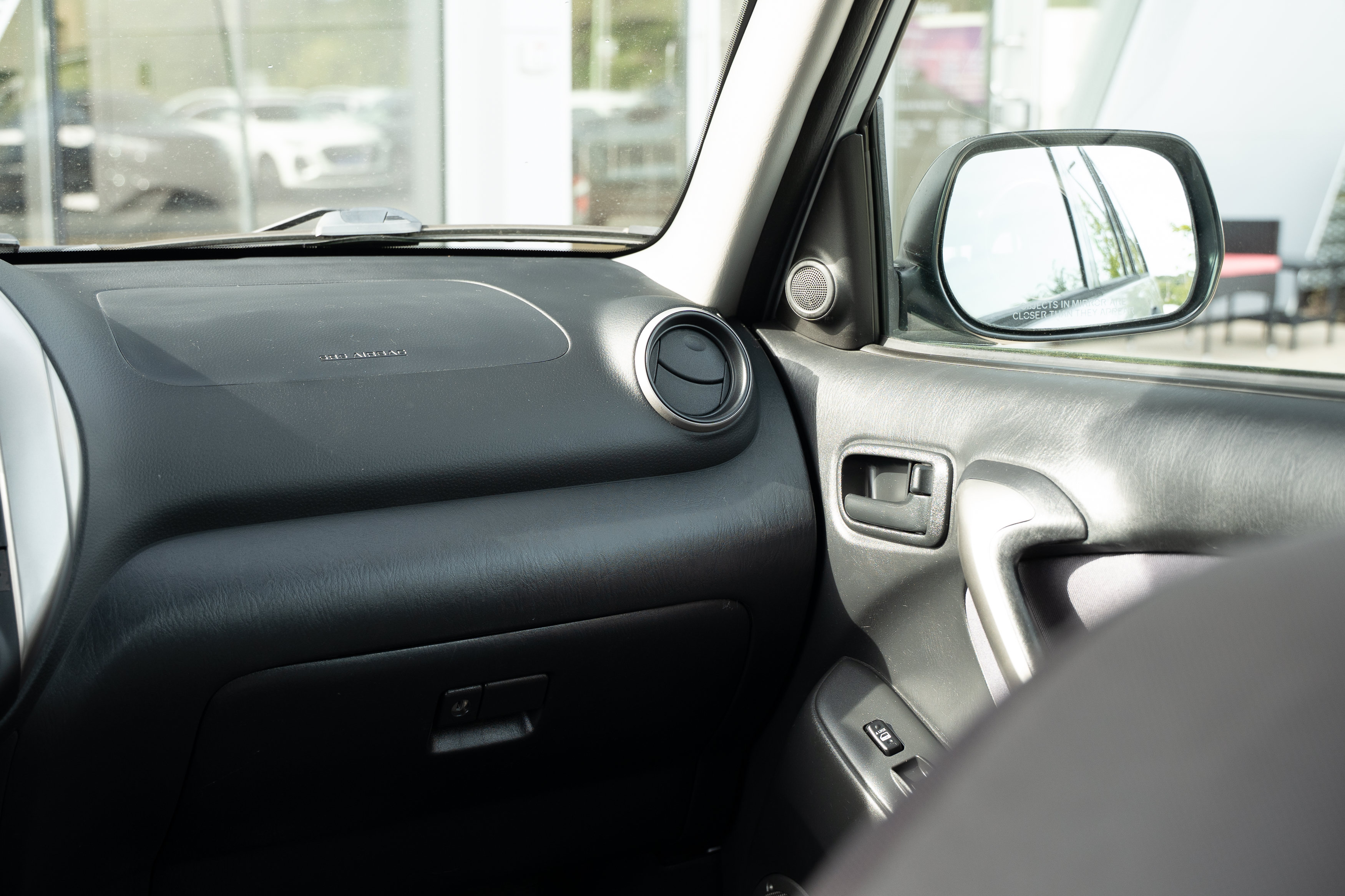 Used 2005 Toyota RAV4 2WD image 12