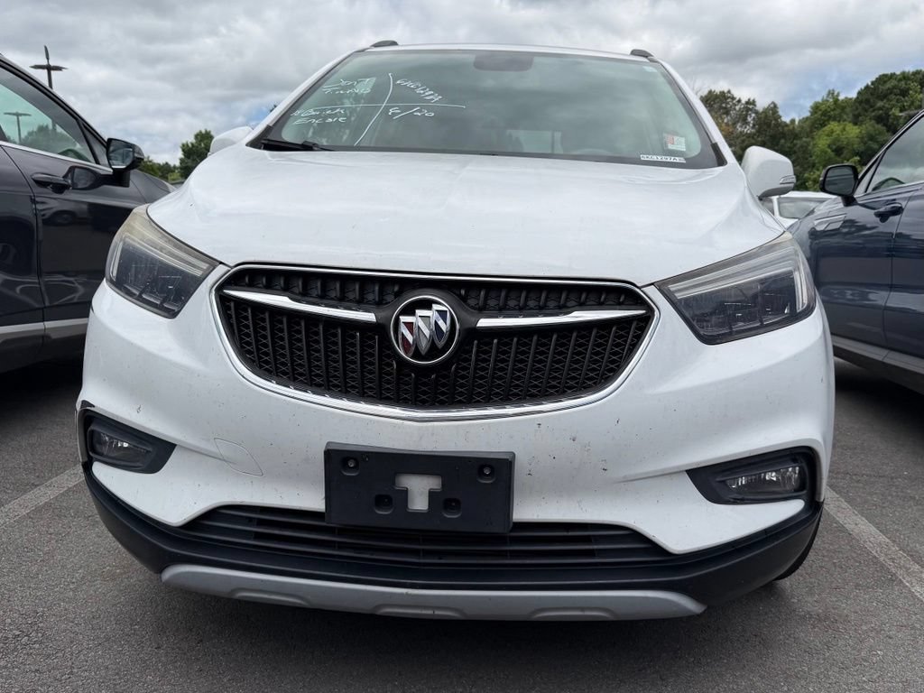 Used 2018 Buick Encore Essence FWD image 2