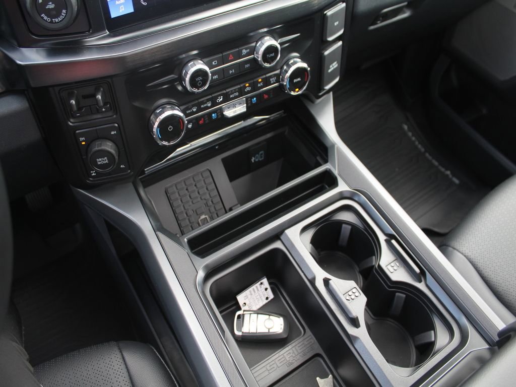 New 2026 Ford F250 Lariat w/ Black Appearance Package image 19