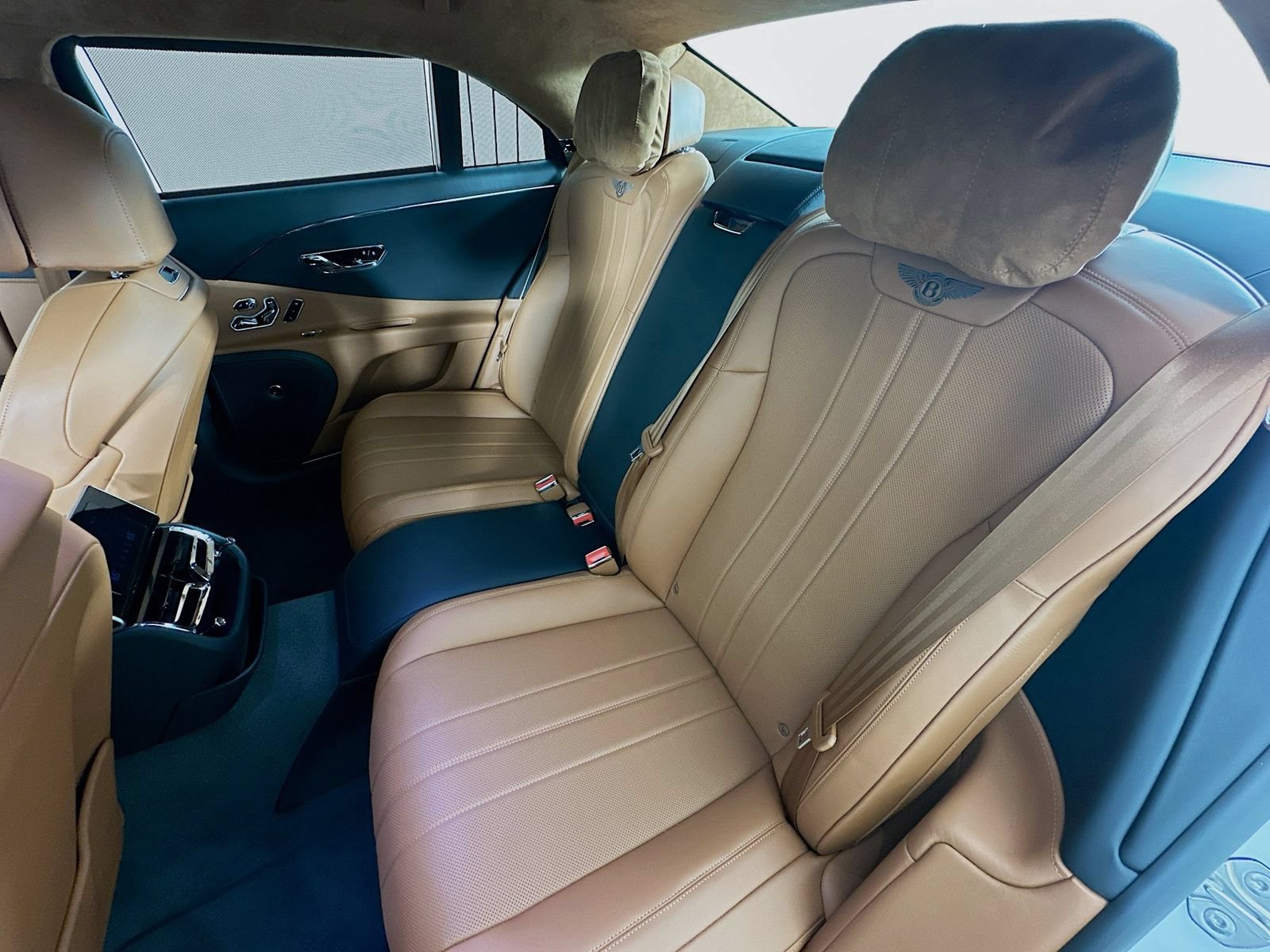 Used 2022 Bentley Flying Spur V8 AWD/4WD image 32
