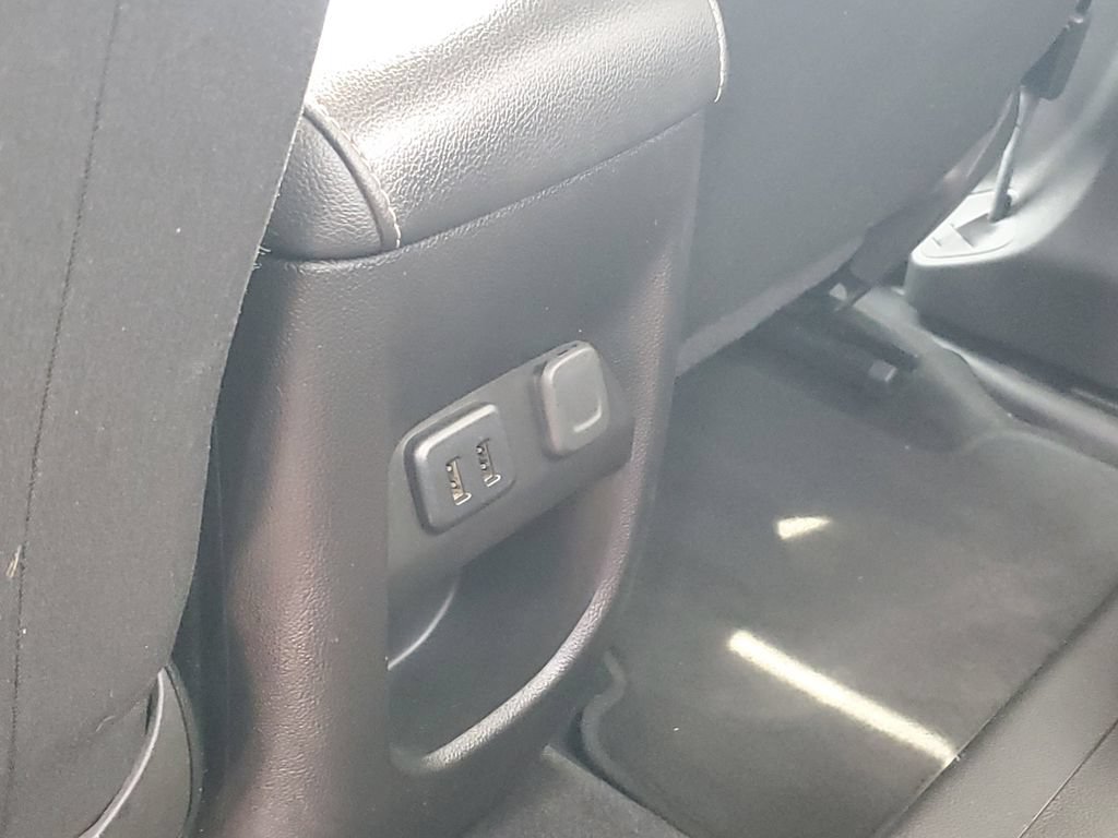 Used 2018 Chevrolet Colorado LT w/ LT Convenience Package AWD/4WD image 32