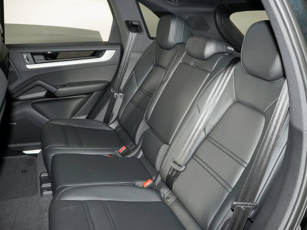 New 2026 Porsche Cayenne AWD/4WD image 34