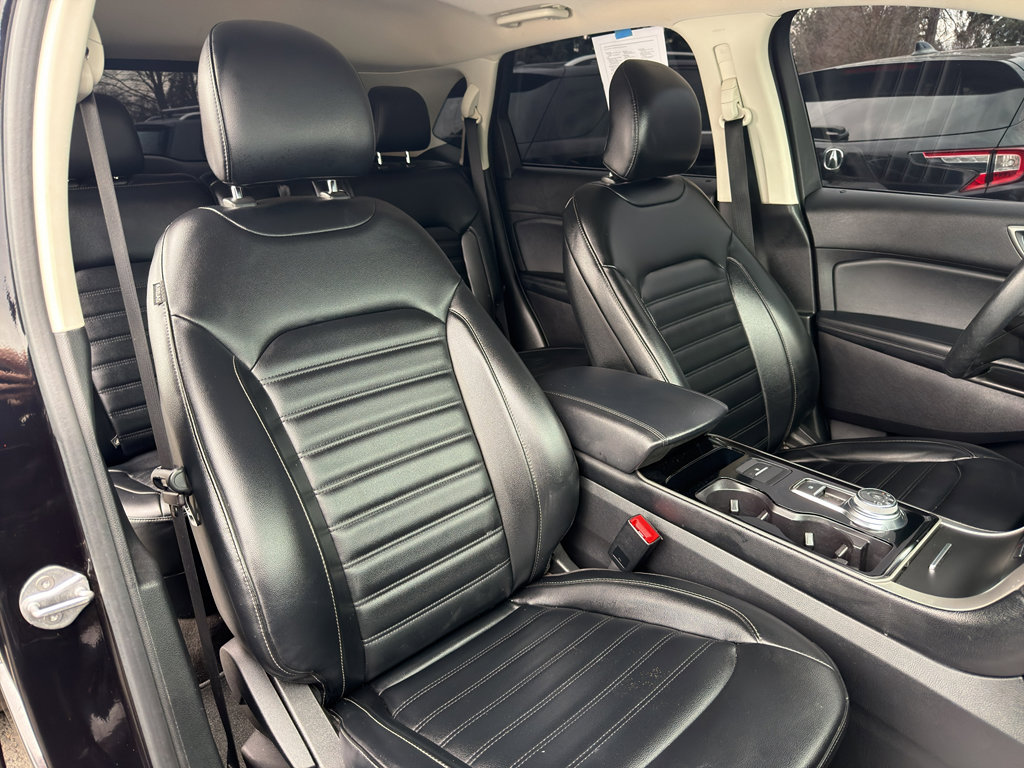 Used 2019 Ford Edge SEL w/ Equipment Group 201A AWD/4WD image 16