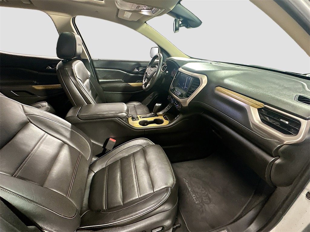 Used 2017 GMC Acadia Denali w/ Technology Package image 32