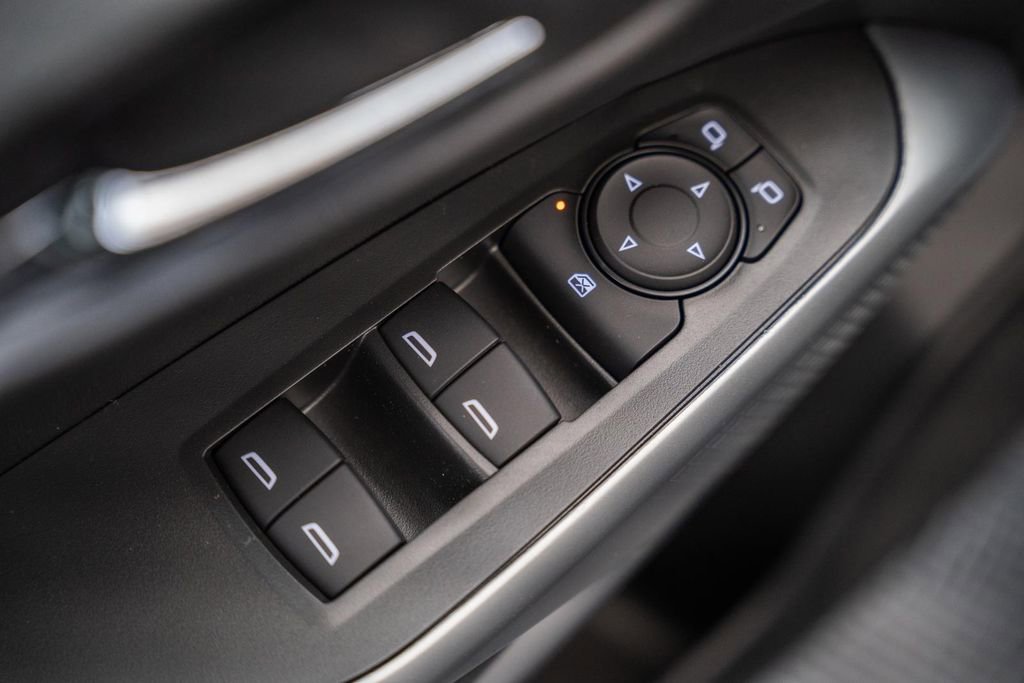 New 2026 Chevrolet Trax RS w/ Sunroof Package FWD image 37