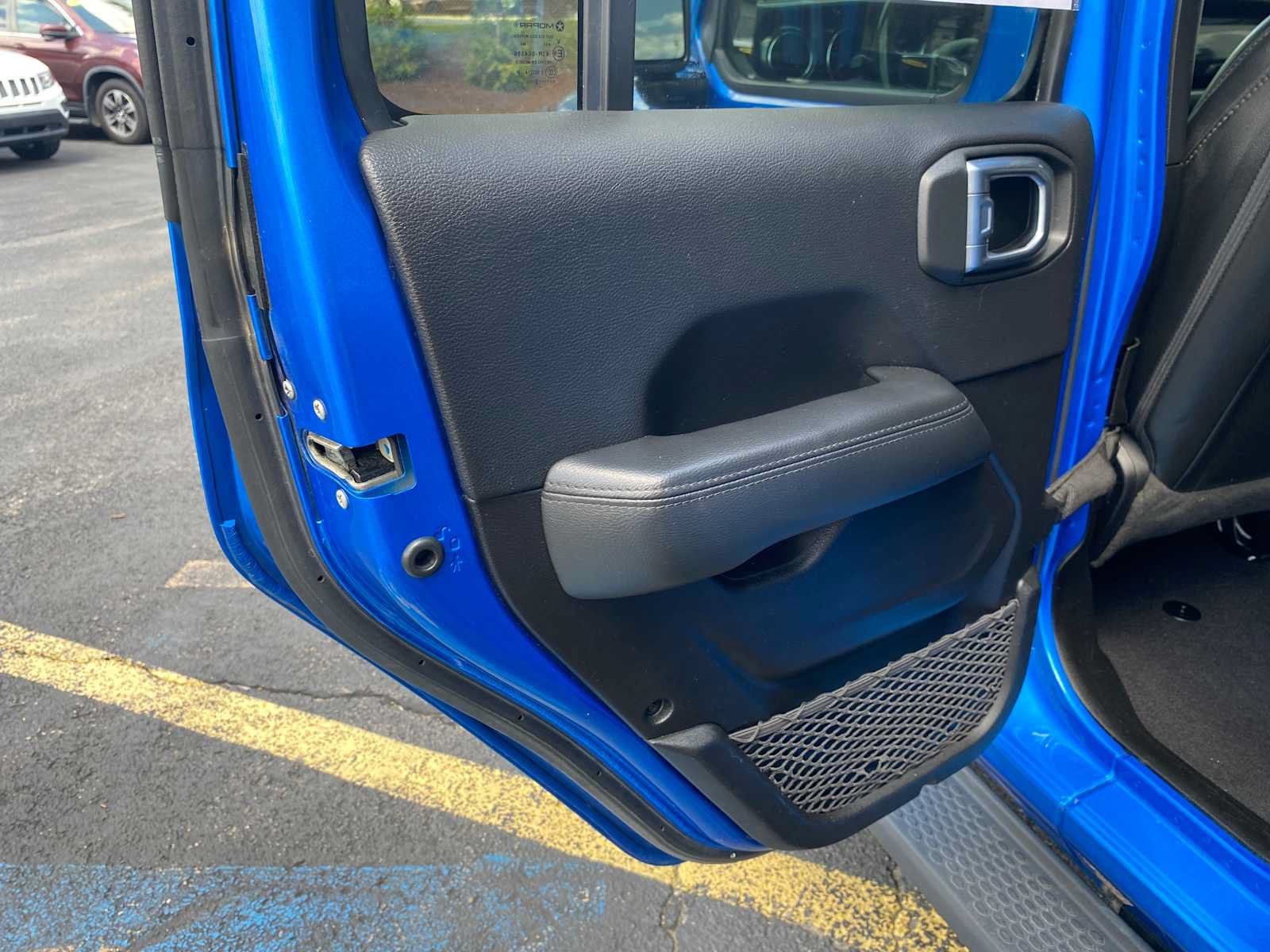 Used 2022 Jeep Wrangler Unlimited Sahara AWD/4WD image 36