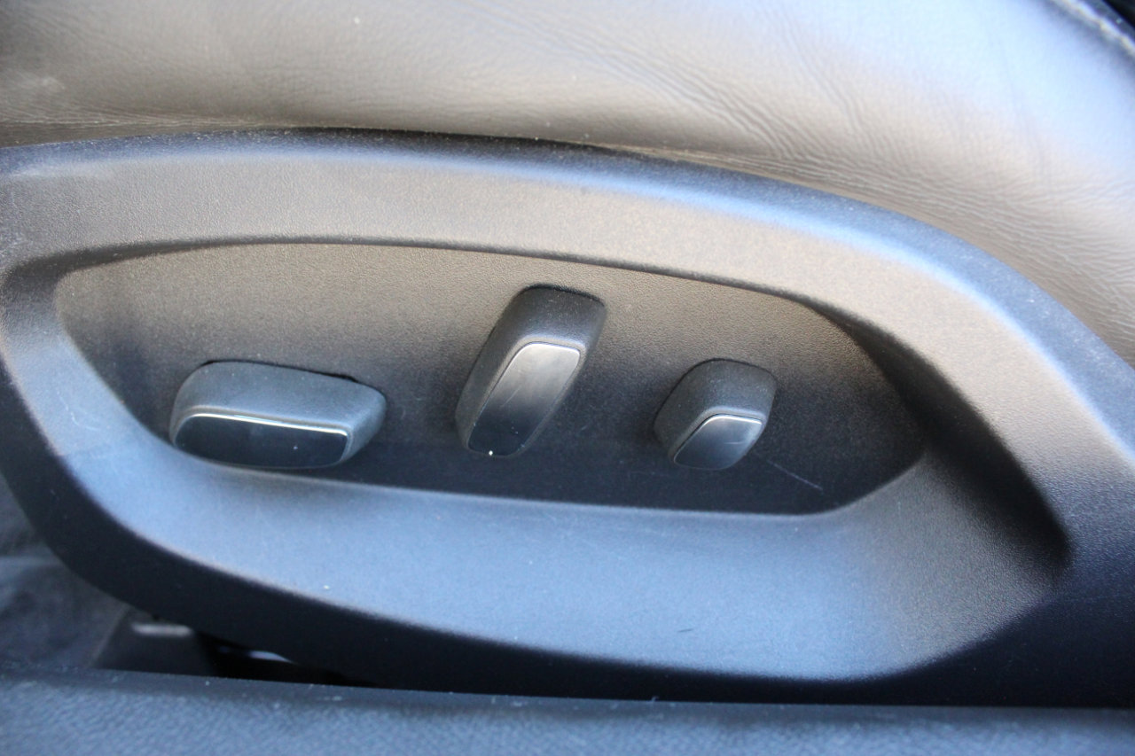 Used 2015 Chevrolet Corvette Stingray Convertible w/ 3LT Preferred Equipment Group image 16