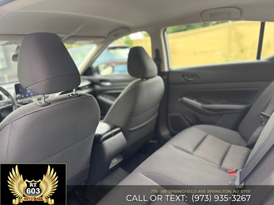Used 2024 Nissan Altima 2.5 SV FWD image 7