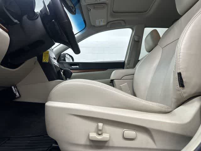 Used 2013 Subaru Outback 2.5i Limited AWD/4WD image 26