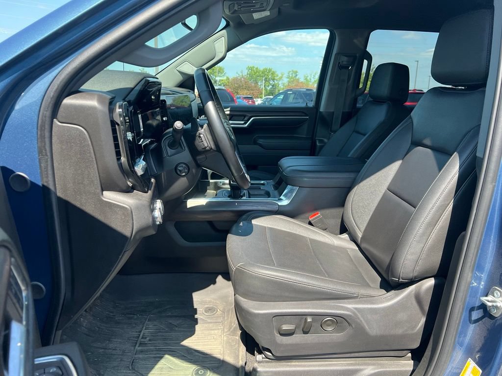 Used 2024 GMC Sierra 1500 SLT w/ SLT Premium Plus Package AWD/4WD image 8