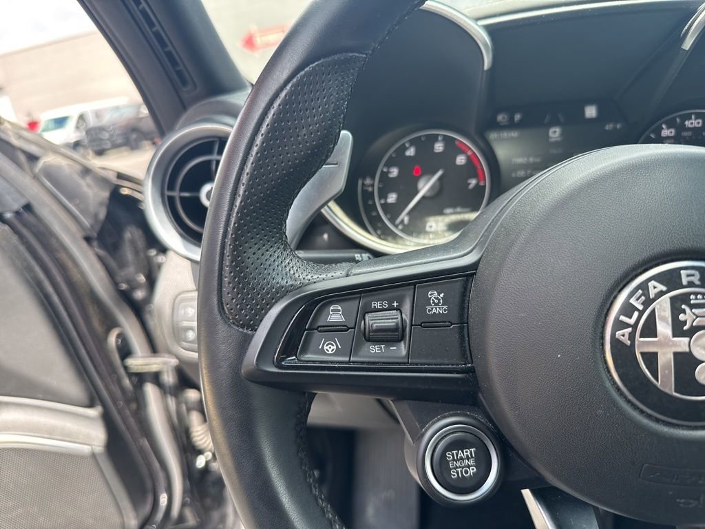Used 2023 Alfa Romeo Giulia Veloce image 35